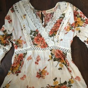 Cute flowy floral top